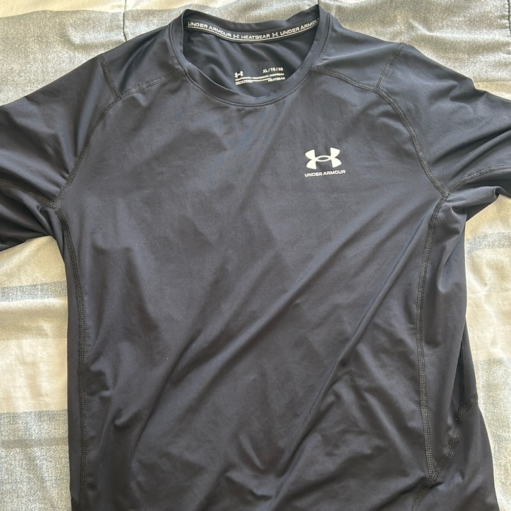 Black Under Armour compression shirt men